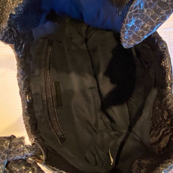 1101 1990s Squared By Sondra Roberts Hobo Bag Embossed Navy Leather New - Picture 3 of 13